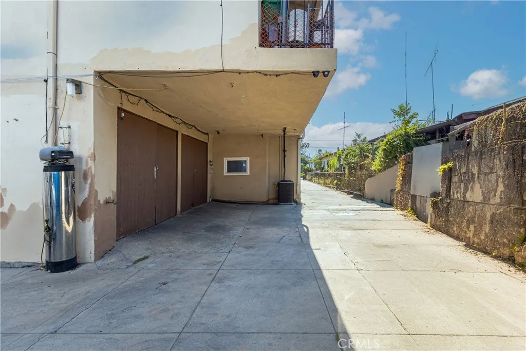1741 S New England Street, Los Angeles, California 90006 — photo 5