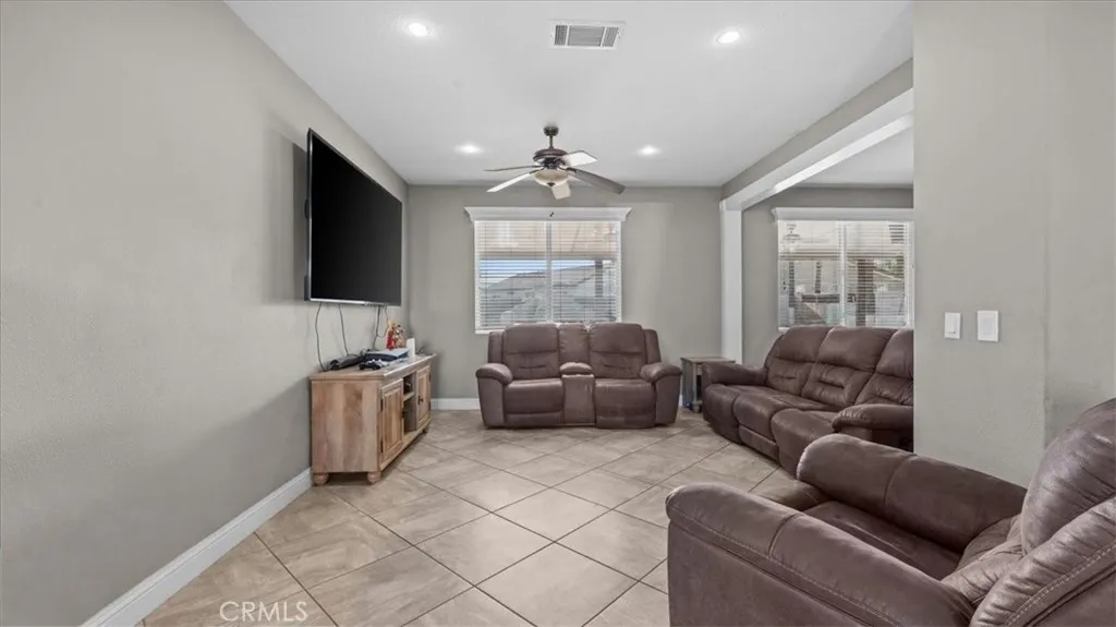 358 Pamela Court, Hemet, California 92544 — photo 4