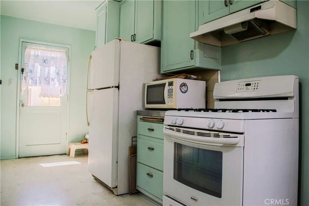 19317 Entradero, Torrance, California 90503 — photo 4