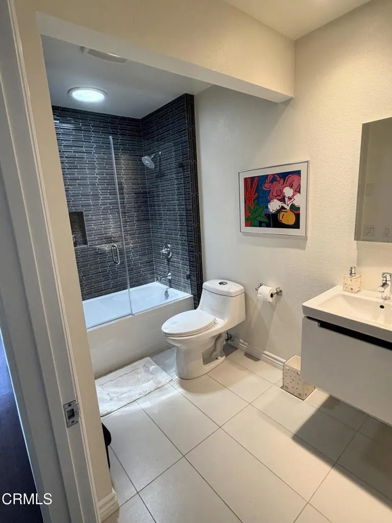 Bathroom, 2nd floor,4