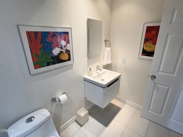 Bathroom, 2nd floor,1