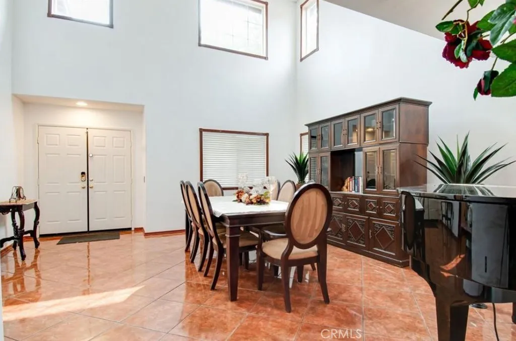 38305 Encanto, Murrieta, California 92563 — photo 5