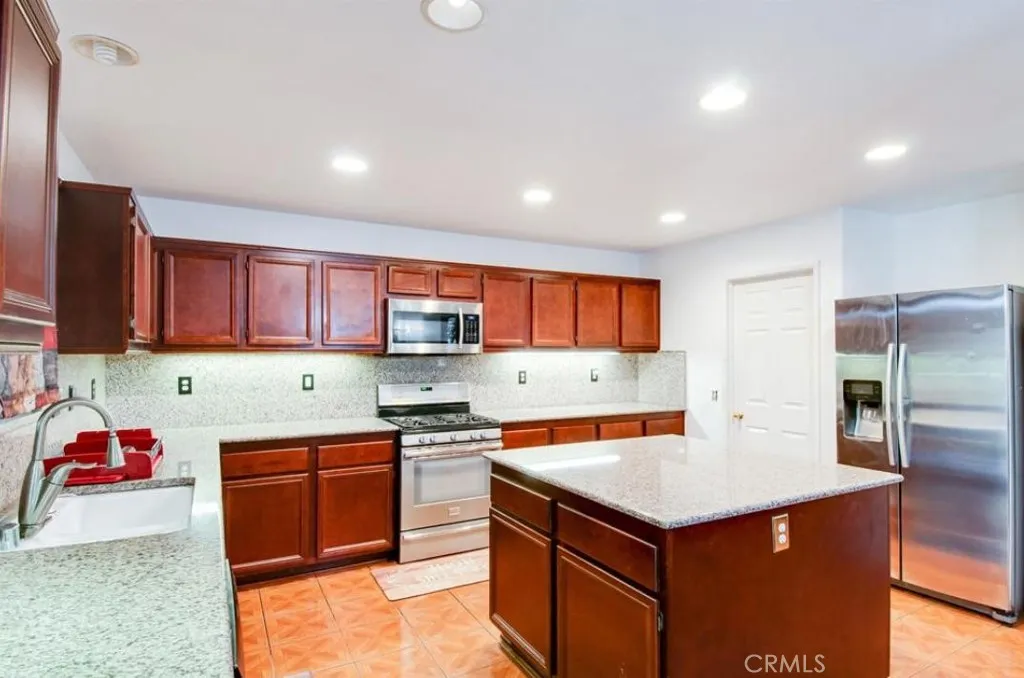 38305 Encanto, Murrieta, California 92563 — photo 4