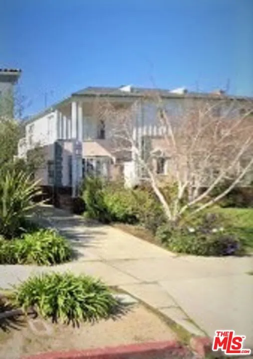 1089 S Ogden Dr