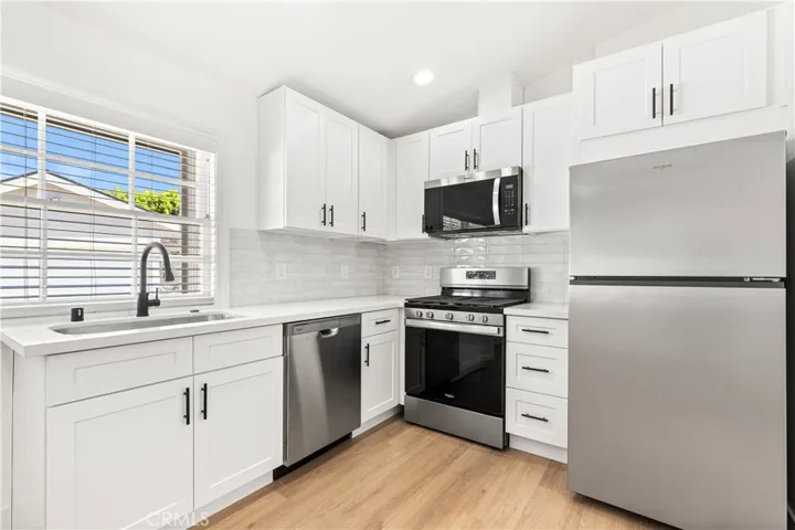 5227 Beckford Ave, Tarzana, California 91356 — photo 4