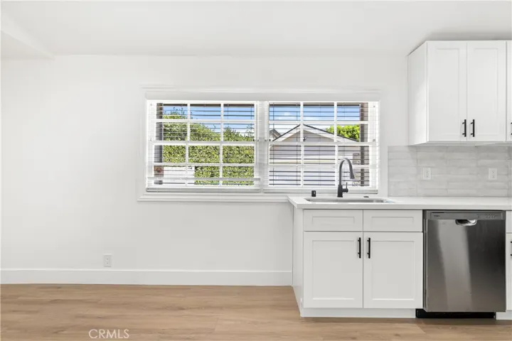 5227 Beckford Ave, Tarzana, California 91356 — photo 5