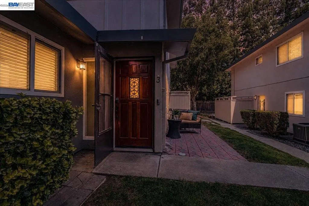 8172 Arroyo Dr 3, Pleasanton, California 94588 — photo 4