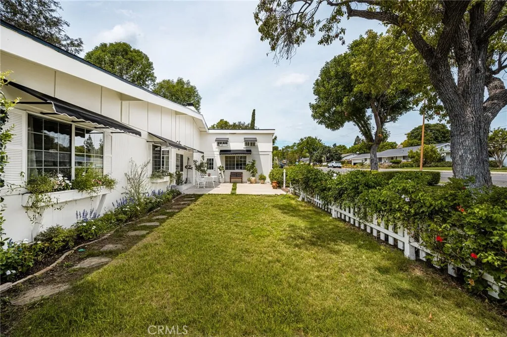 1132 Foothill Boulevard, North Tustin, California 92705 — photo 4