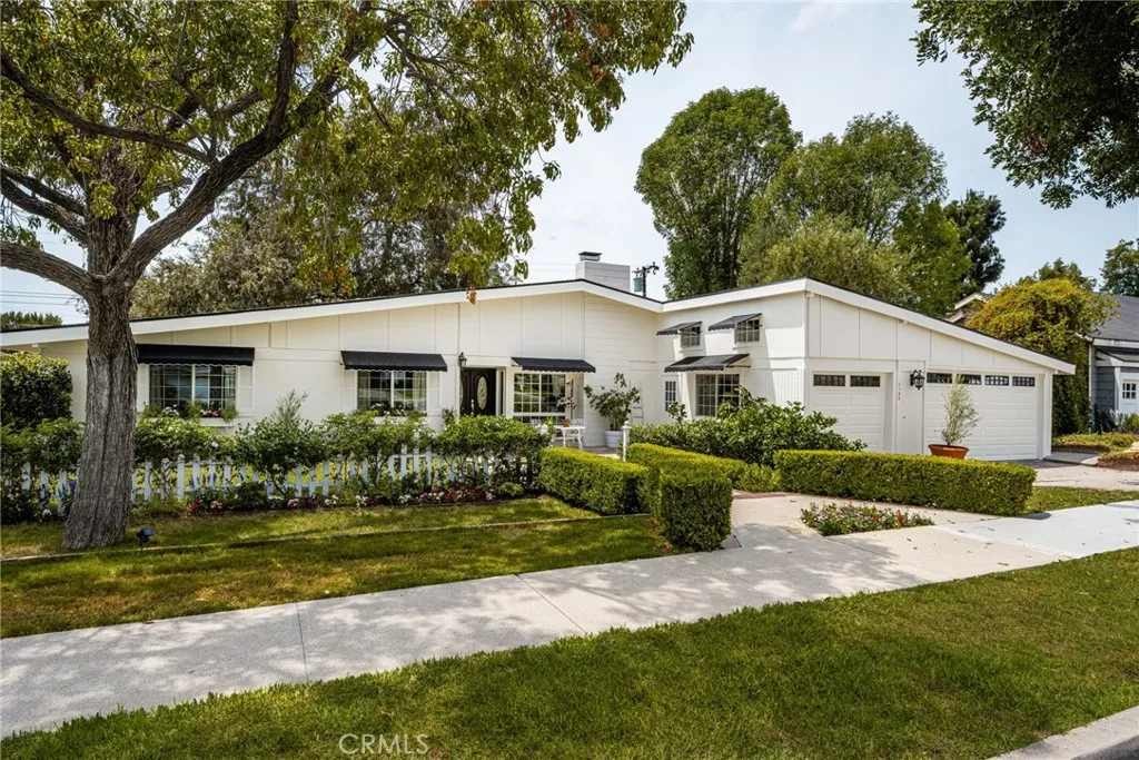 1132 Foothill Blvd