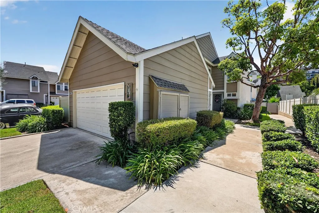 5037 #5 E Almond Ave