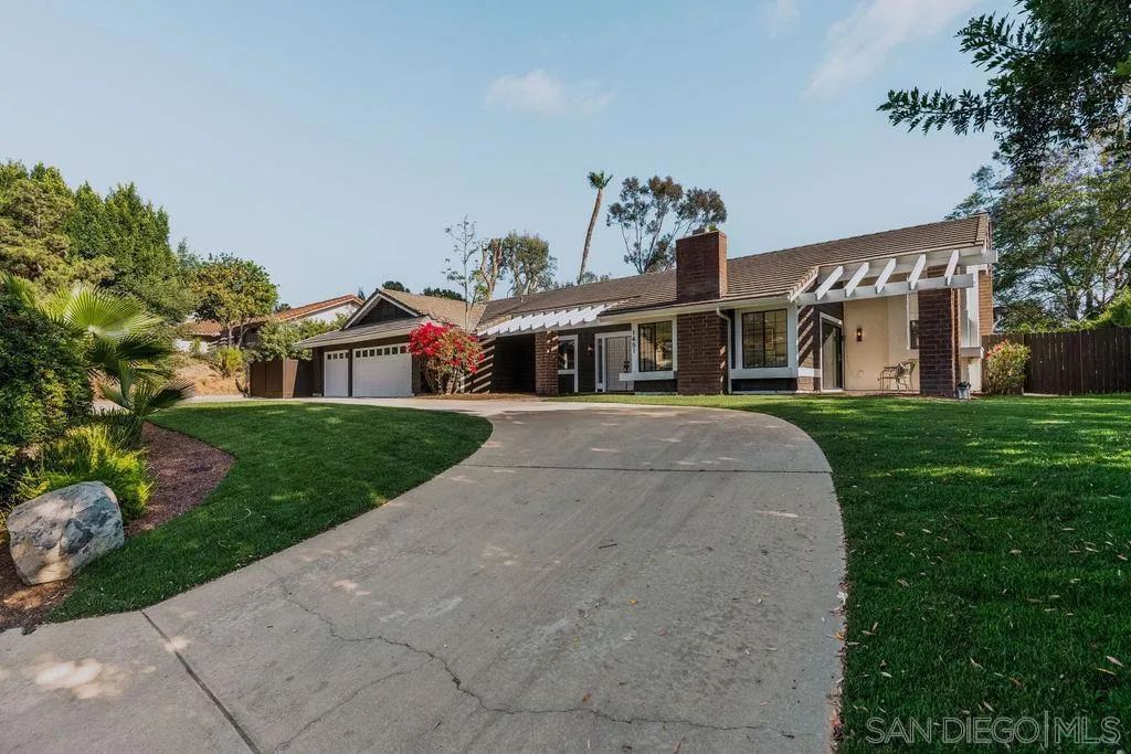 1451 Ventana Dr