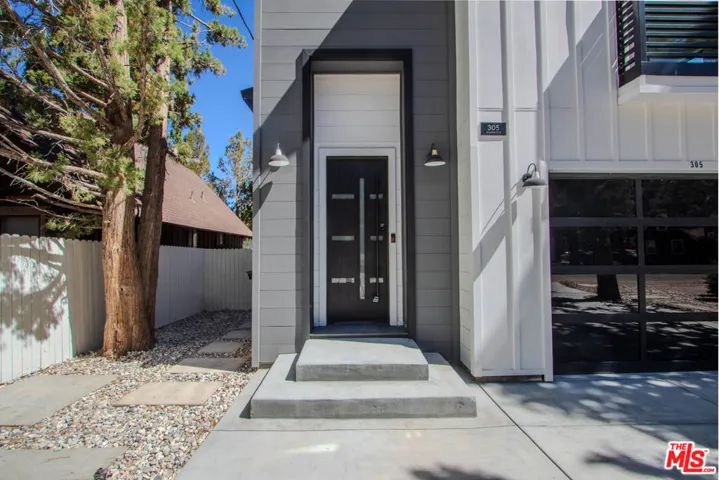 305 E Angeles Boulevard, Big Bear City, California 92314 — photo 4