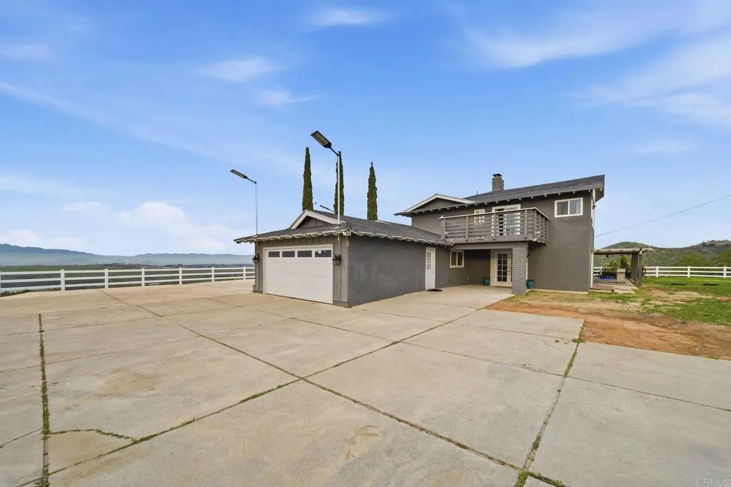 15281 Ranchito Dr