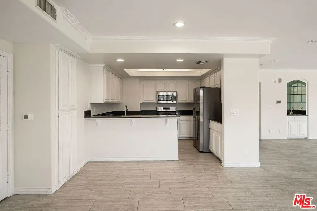 1278 S Camden Drive 103, Los Angeles, California 90035 — photo 5