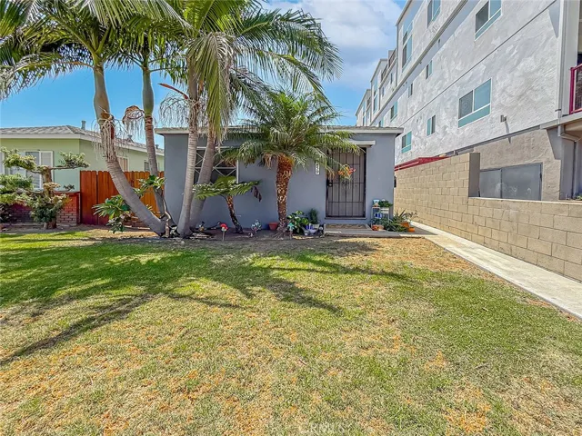 13 Unit Apartment adjacent
