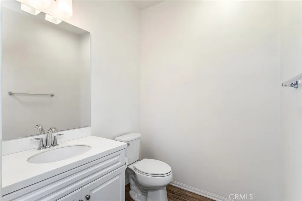 1st floor 1/2 bath