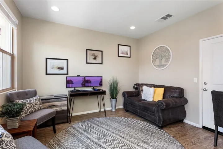 garage access & 1/2 bath