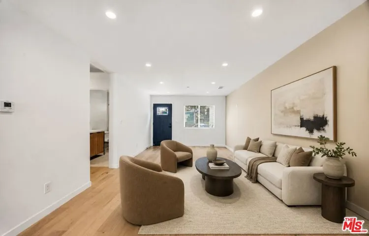 7933 Zelzah - Living Room phot