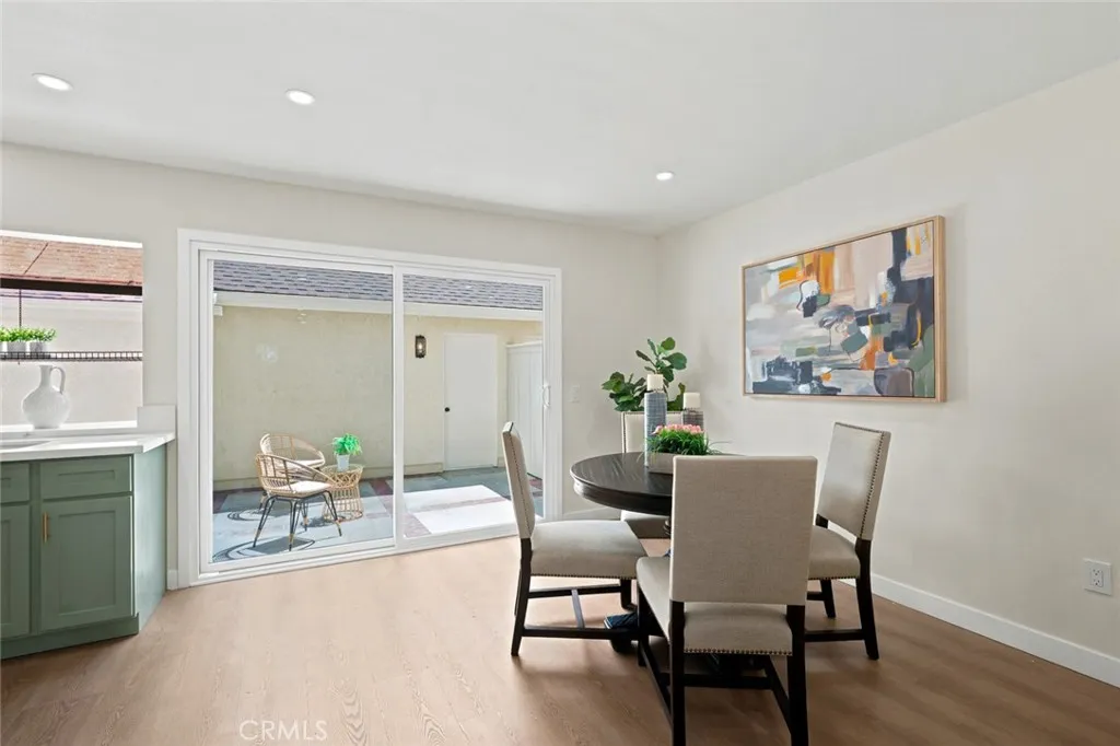 1700 W Cerritos