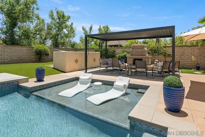 Swimming Pool/Hot Tub/Sauna