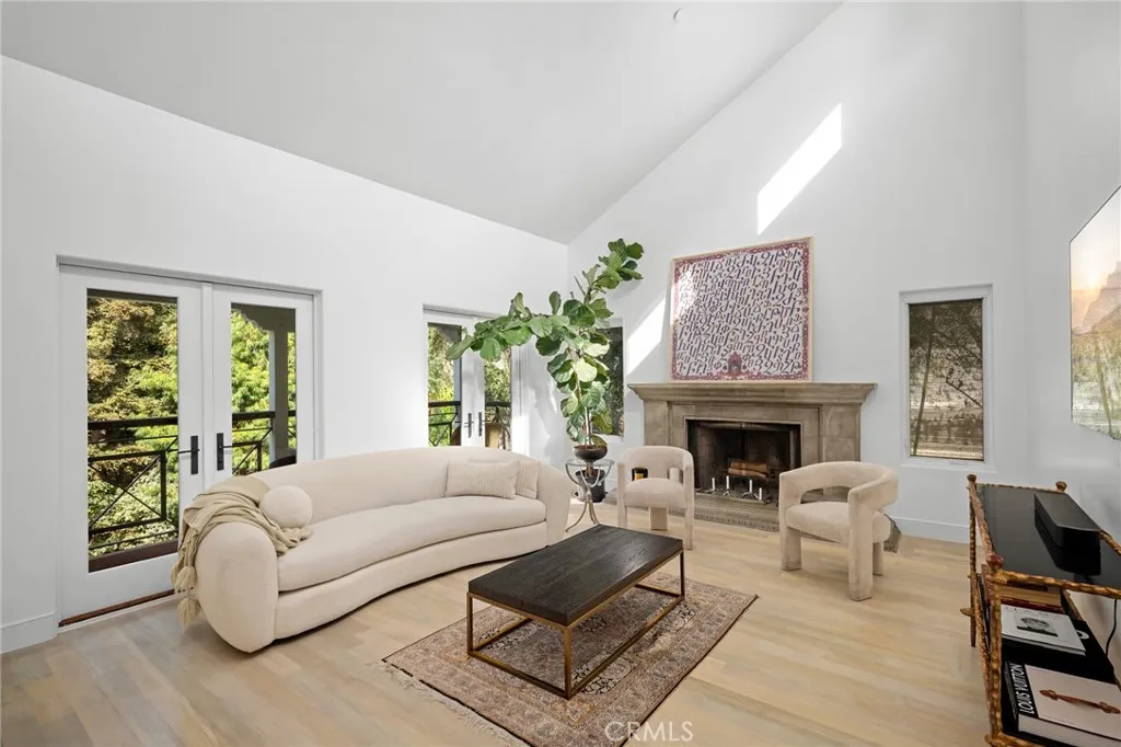 1040 Hillcroft Road, Glendale, California 91207 — photo 5