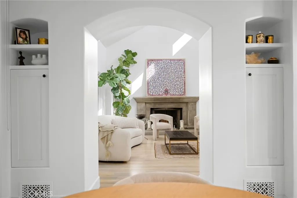 1040 Hillcroft Road, Glendale, California 91207 — photo 4