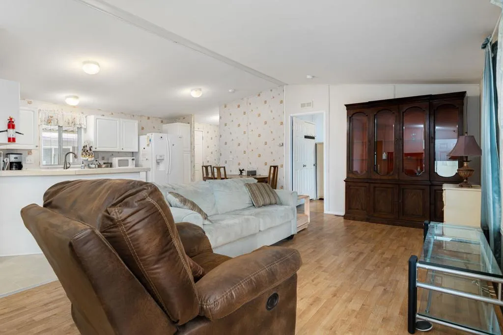 13-web-or-mls-DFMonroe_OPMG_1025_013