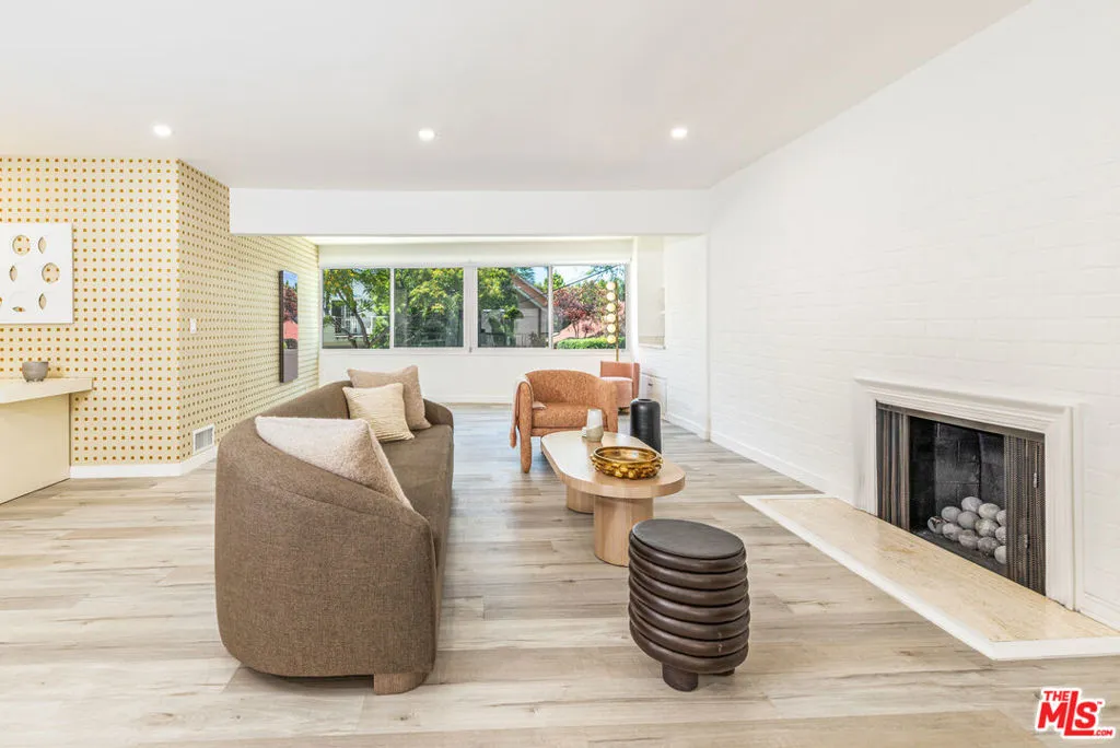 8911 Cynthia Street 7, West Hollywood, California 90069 — photo 4