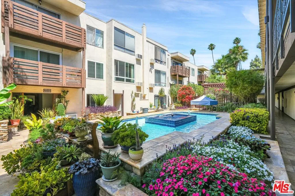 525 S Ardmore Avenue 335, Los Angeles, California 90020 — photo 5