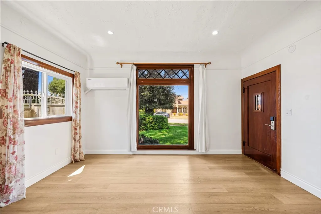 gallery-image 4