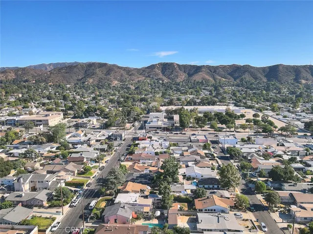 10610 Woodward, Sunland, California 91040 — photo 4