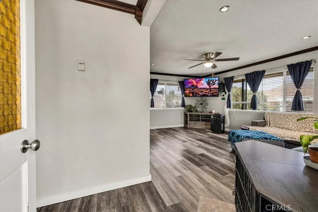 7562 Acoma Trail, Yucca Valley, California 92284 — photo 5