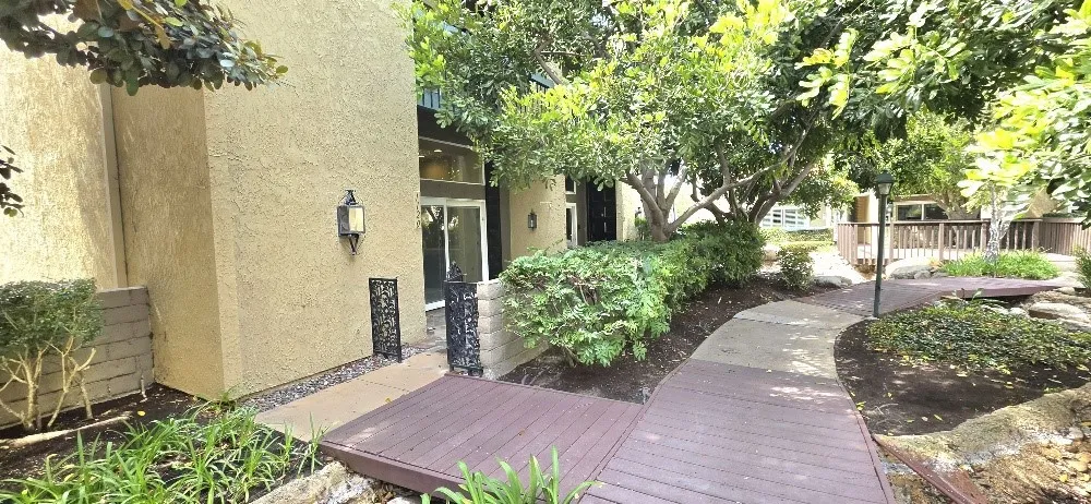 1120 Palo Verde Ave