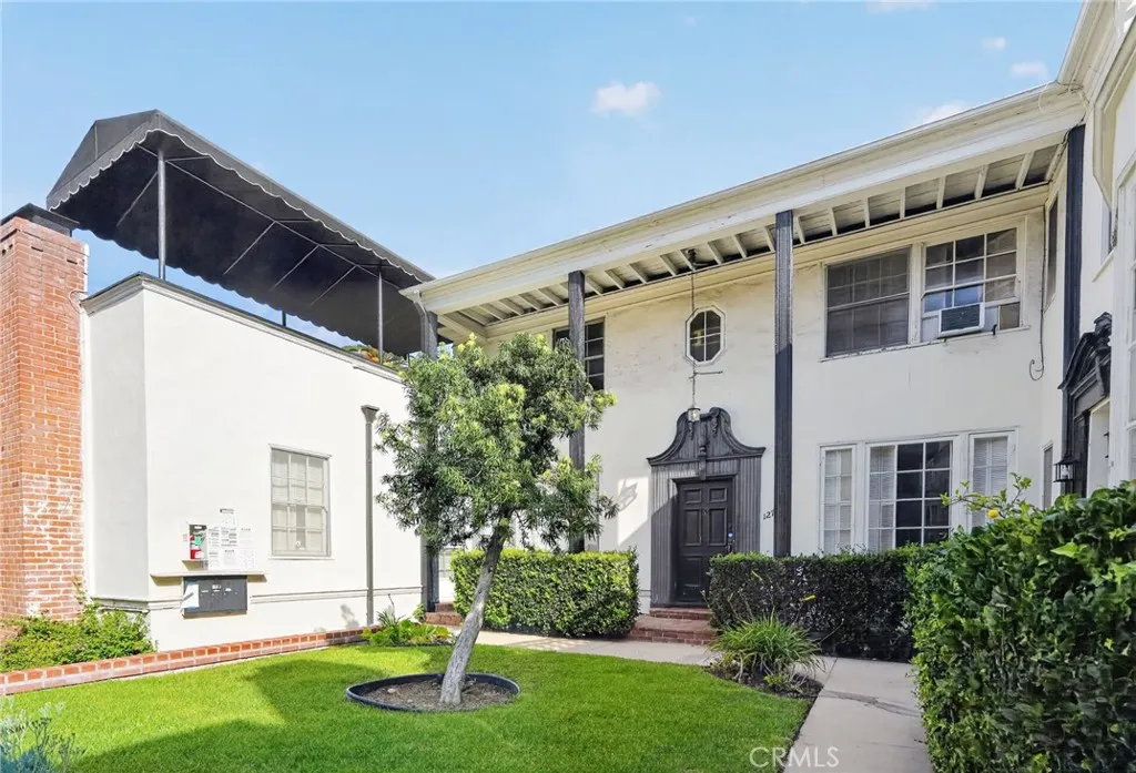 1274 S Beverly Glen