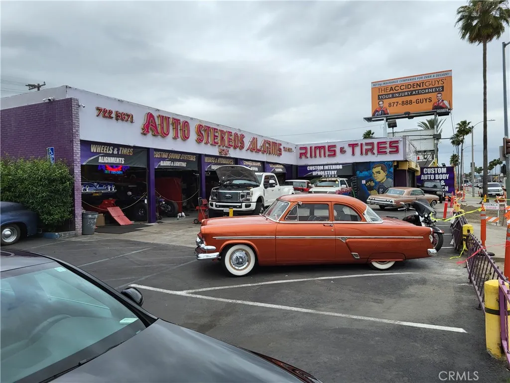 5747 Whittier Blvd