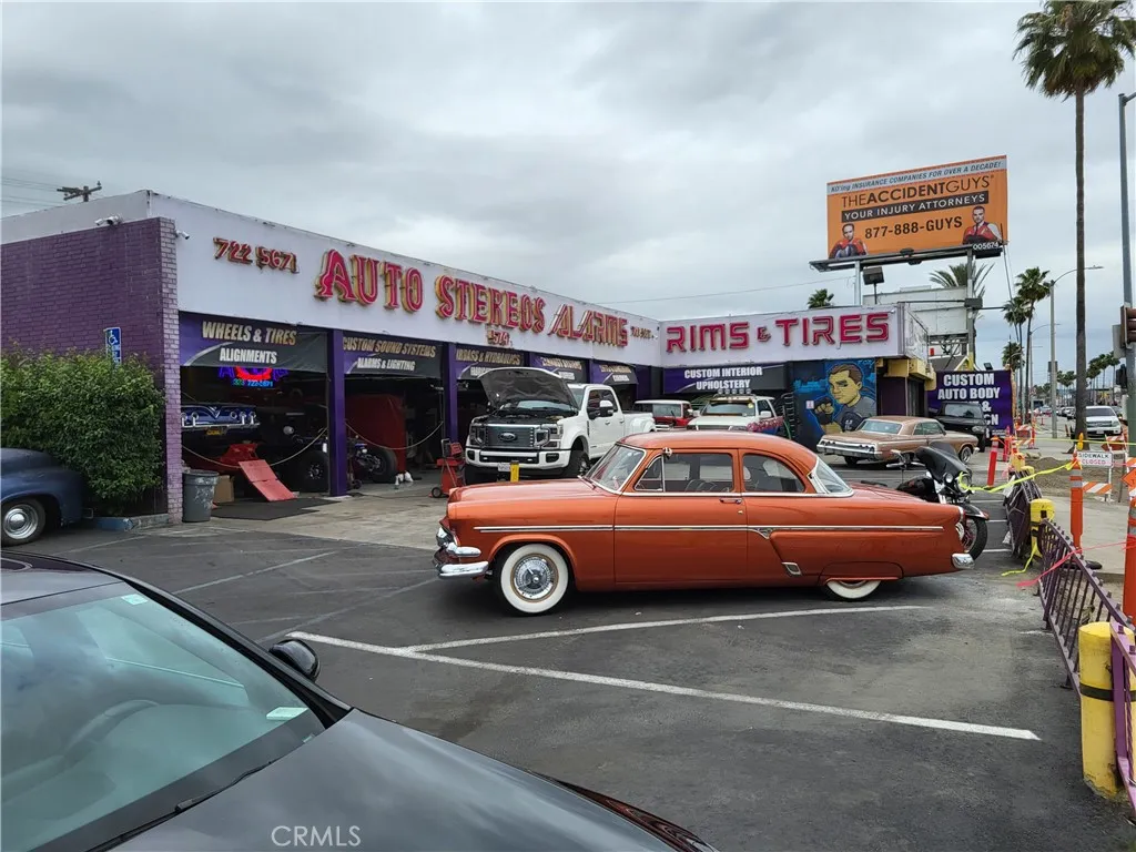 5747 Whittier Blvd