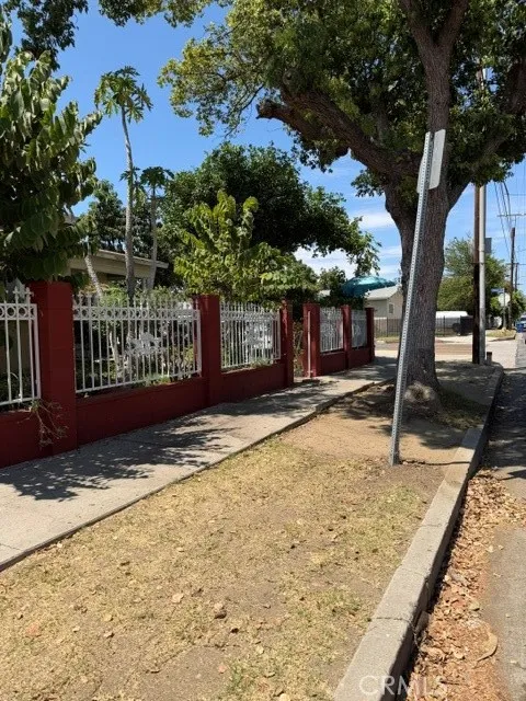 14800 Lanark, Los Angeles, California 91402 — photo 5