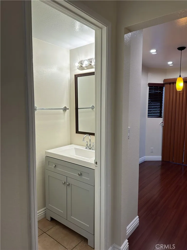22865 Del Valle Street 12, Woodland Hills, California 91364 — photo 5