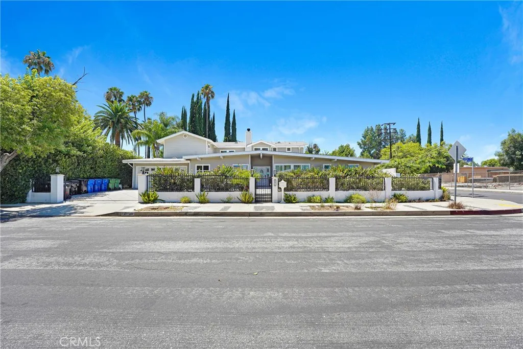 22450 Collins