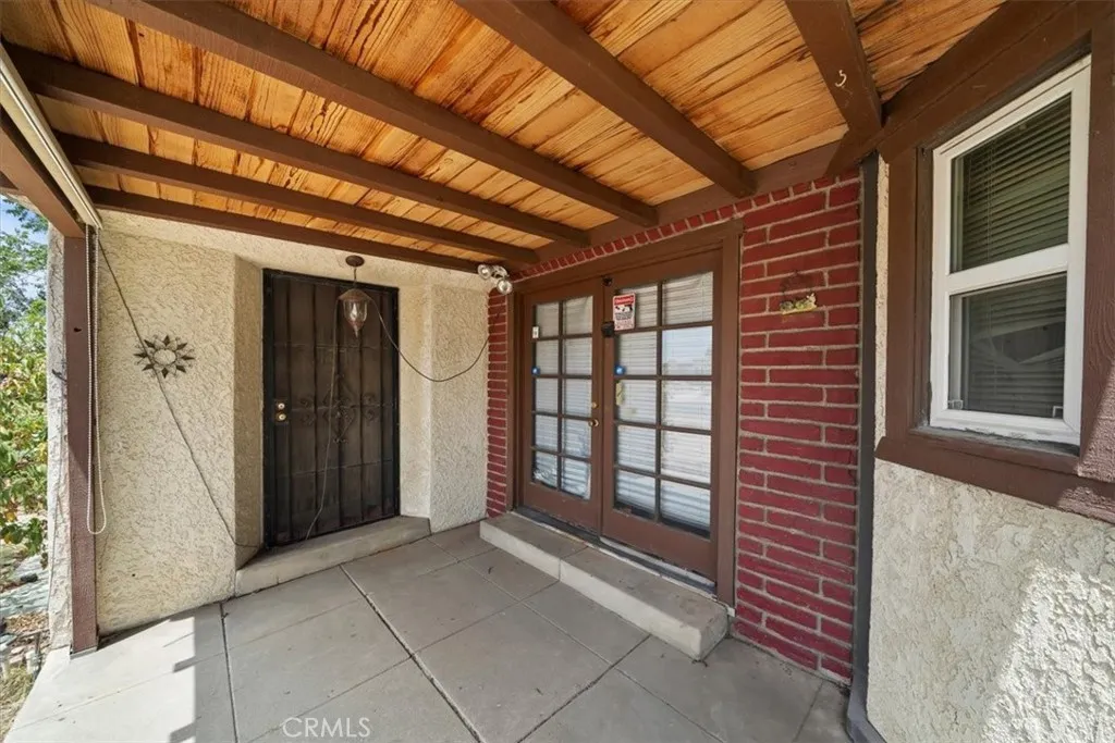 3405 Strong, Riverside, California 92501 — photo 4