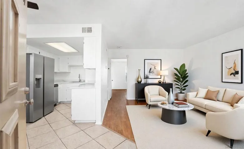 https://zimg.paragon.ice.com/ParagonImages/Property/PA/SDMLS/260015875/2/533/400/0b4b746f435988e3293d5eed8c5af156/3/2e2330021c34dc7b0271c62885383151/260015875-d878e0f8-16cd-4b2a-aed7-5f1726ccb8f0.JPG