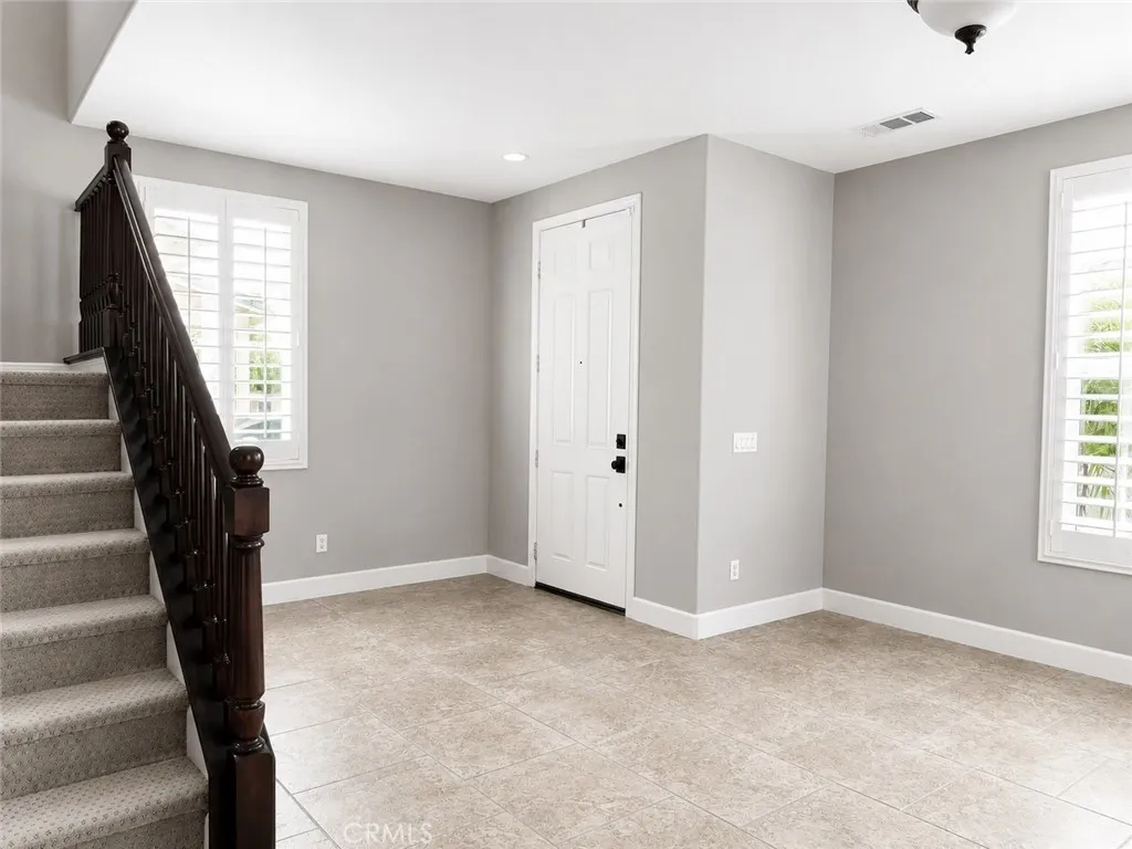 11082 Kalmia Court, Corona, California 92883 — photo 4