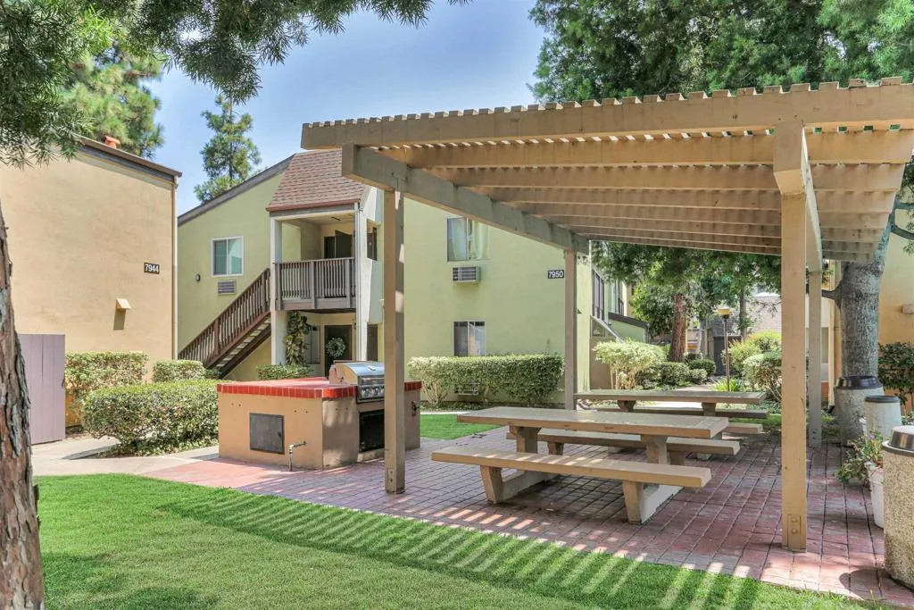 7932 Mission Center D