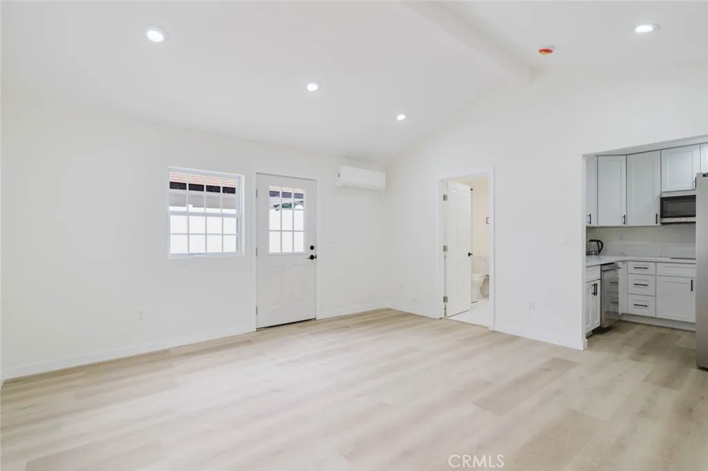 19314 Valerio Street 1/2, Reseda, California 91335 — photo 4