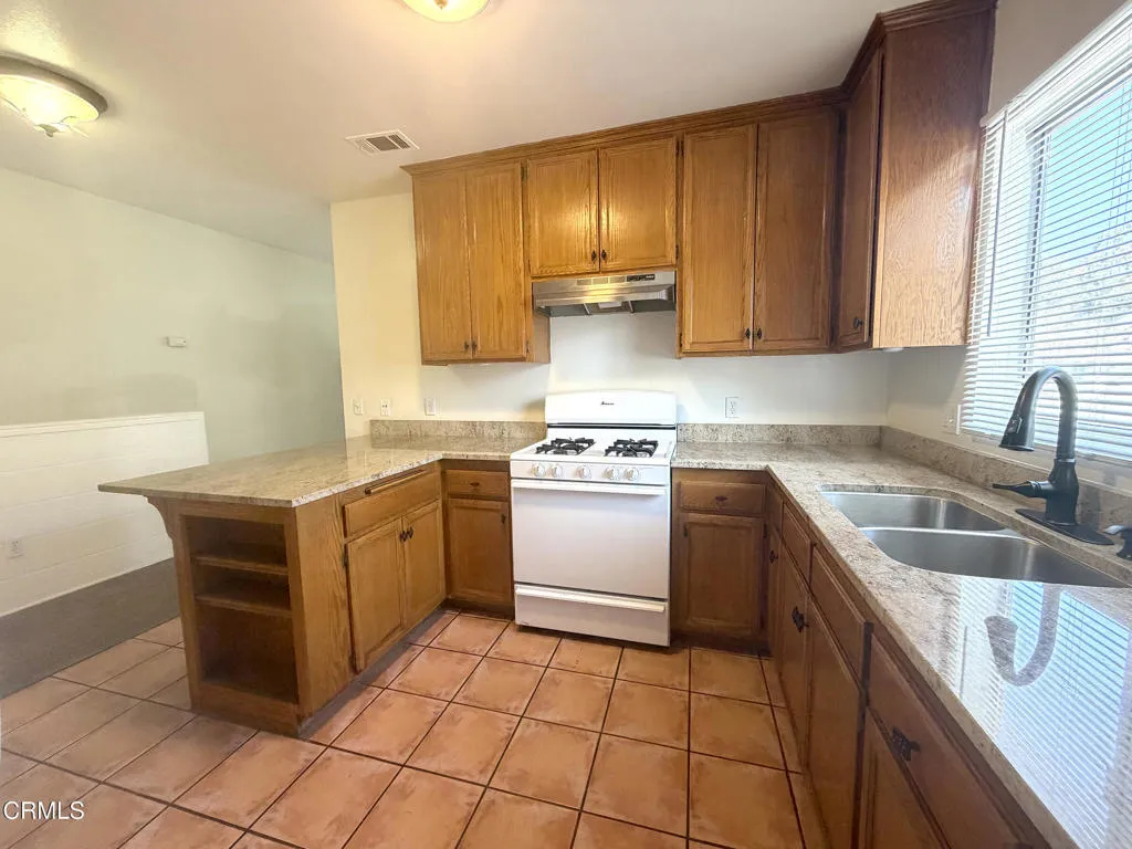 Kitchen 1