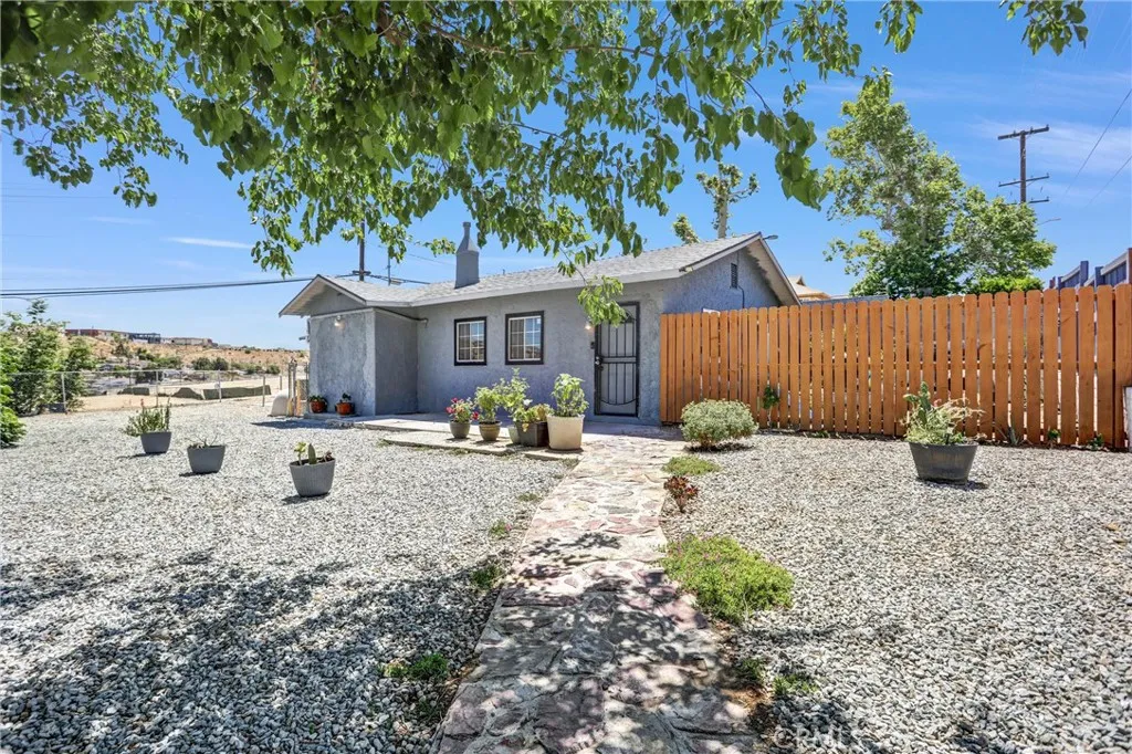 16853 Forrest, Victorville, California 92395 — photo 5