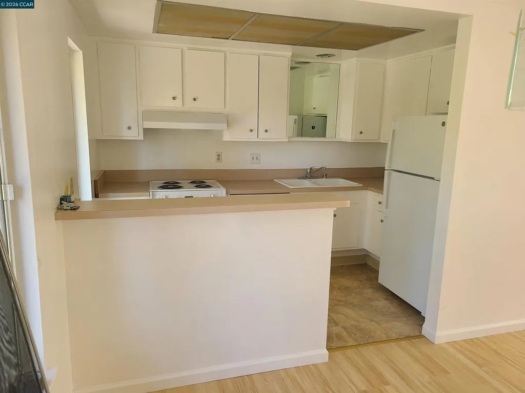 1224 Skycrest Dr 3, Walnut Creek, California 94595 — photo 4
