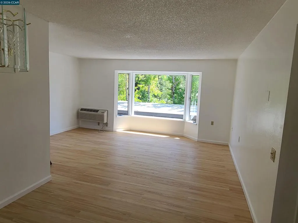 1224 Skycrest Dr