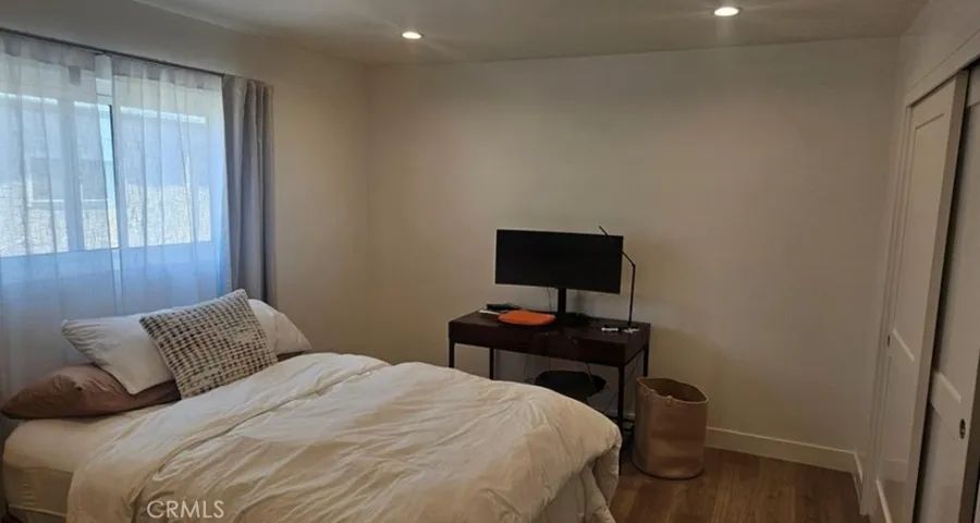18333 Hatteras 68, Los Angeles, California 91356 — photo 5