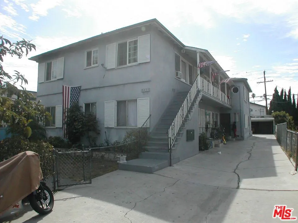 833 N Kingsley Dr